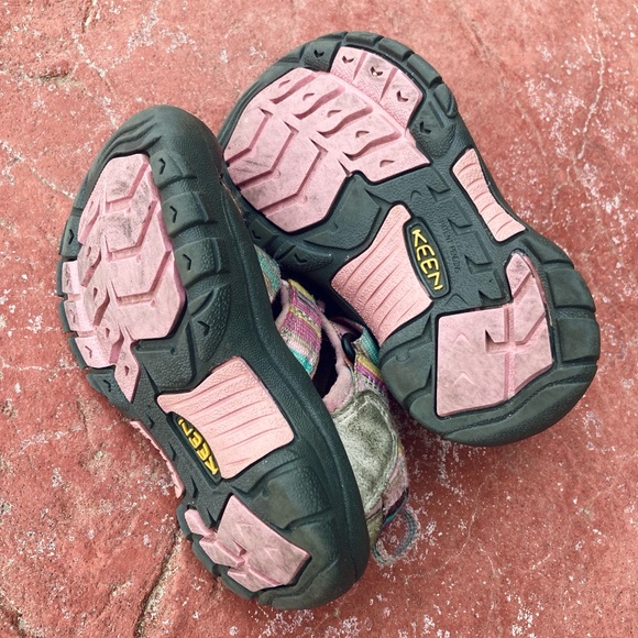 *SOLD* Multicolor toddler keens - Picture 3 of 4